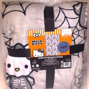 BNWT- Hello Kitty Skeleton Halloween Blanket Twin 60x90 (IN HAND ! FAST SHIPPING